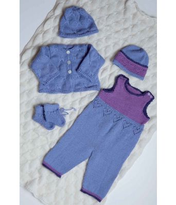 Strikkesett til baby teppe jakke lue sokker og babydress - Viking 1006-8