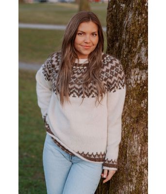 Islandurgenser i naturfarge - Strikkia 2022-013C