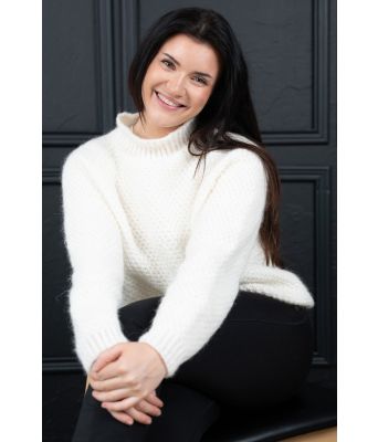 Hvit Cozy pearls genser - Strikkia 2023-023-300