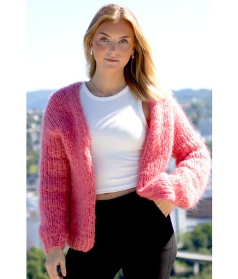 Korallfarget Stella cardigan - Strikkia 2024-006-562A