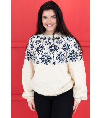 Snowflake genseren i naturhvit med marineblått mønster - DLG 23-044-SU34003406