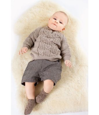 Sondre flettegenser og sokker til baby - DG 339-04