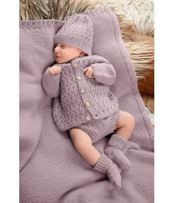 Eldon sett til baby med jakke, bleiebukse, lue, sokker og teppe - DG 411-10