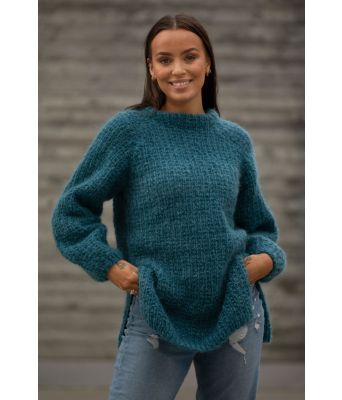 Amara mørkegrønn strikkegenser med splitt i siden - Viking 2137-02