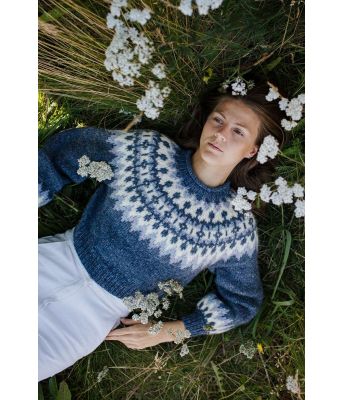 Blå Kastali genser cropped - Istex 590025 / Lopidesign 42-10-1701