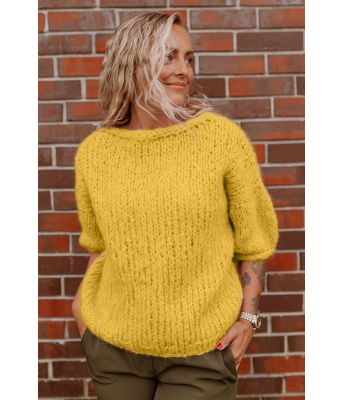 Claudias gule chunky mohair genser - Strikkia 2021-025H