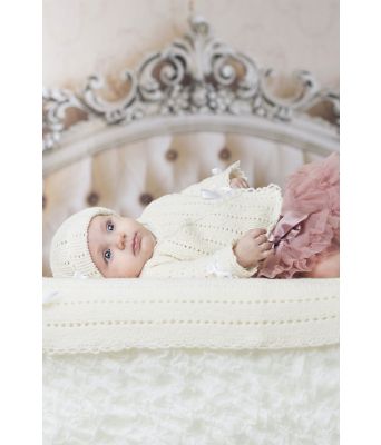 Mathea strikket jakke, lue, sokker og teppe til baby - DG 293-04