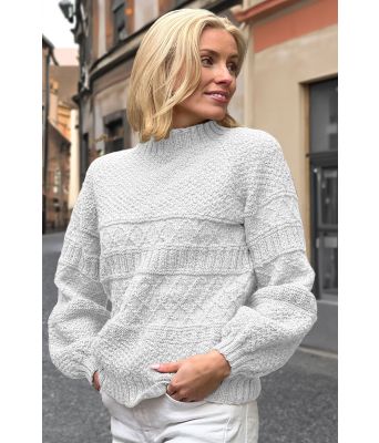 Hvit Månebedotten strikkegenser i bomullsgarn - DLG 23-004-SB5302