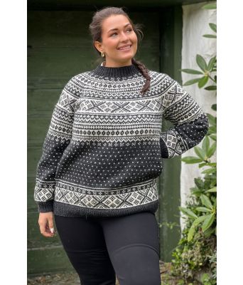 Pål genser med koks bunnfarge - DLG 23-011B