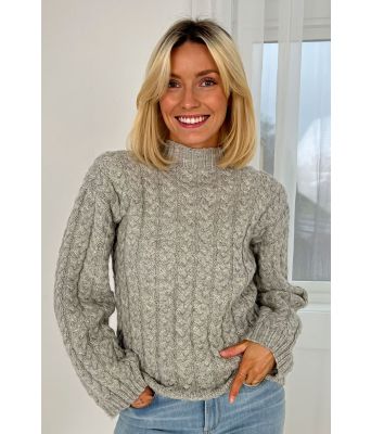 Fredrikkes flettegenser i lysegrå - DLG- 23-052-3043C