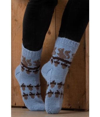 Fam Ekornroed strikkesokker med ekorn og nøtter - Viking 2103-05