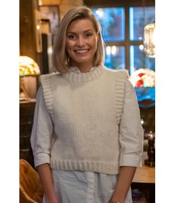 Heidis weekendvest - Strikkia 2021-034