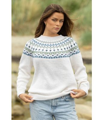 Nelie genser i hvit med mosegrønn jeansblå og marine mønster - Viking 2423-06--AS500-AS532-AS527-AS26