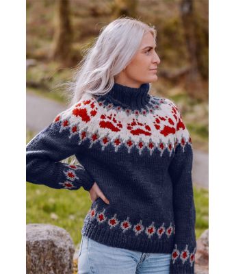 Marineblå villmarkgsgenser med røde poter - VGHG0002