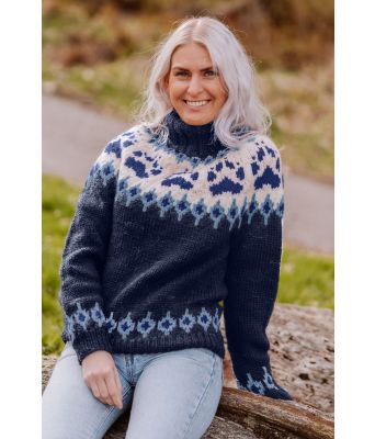 Marineblå villmarksgenser med blå poter - VGHG0002B