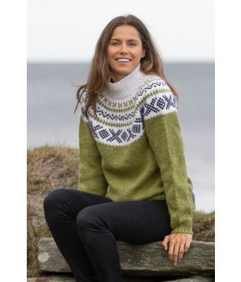 Miranda grønn strikkegenser med rundfelling - Viking 2134-06