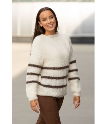 Nos strikkegenser med tynne striper Mie Cappelen - Viking 2137-07