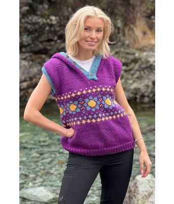 Lilla Pokharavest med hette - Linka Neumann design PHVGH0002