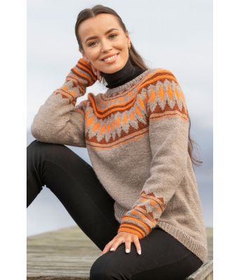 Rosmarin beige strikkegenser med rundfelling Mie Cappelen - Viking 2113-03A