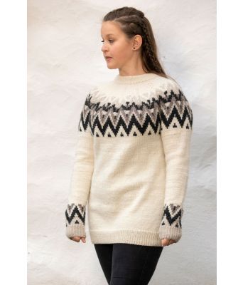 Solid strikkegenser i naturhvit og perlegrå - Viking 2127-10B