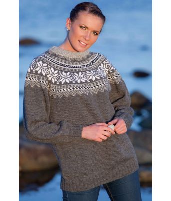 Strikket grå genser med rund-sal - Viking 1106-01