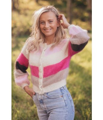 Sandras stripejakke kort utgave med sukkerspinn farger - Strikkia 2020-004