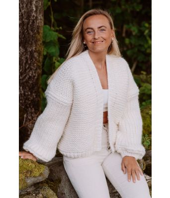 Rikkes strikkede rillejakke - Strikkia 2020-018