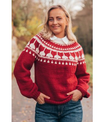 Vingenseren strikket genser med vinglass - Strikkia 2020-025