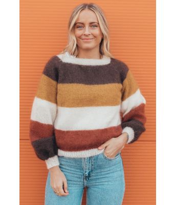 Elisegenseren i brunfarger stripete strikkegenser - Strikkia 2020-029B