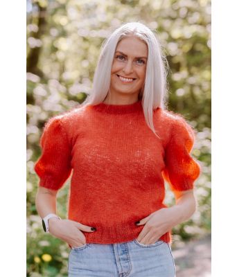 Belleblusen kortermet bluse med puffermer - Strikkia 2021-016B