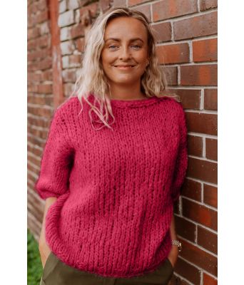 Claudiagenseren i bringebærrød - Strikkia 2021-025-565