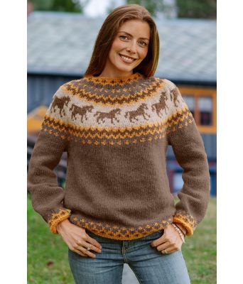 Lysebrun hestegenser - Strikkia 2021-035-309345