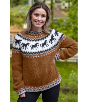 Kobberbrun hestegenser - Strikkia 2021-035-357