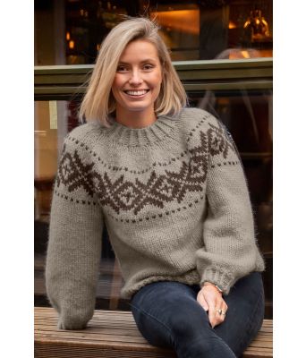 Beige chunky fanagenser med brunt mønster - Strikkia 2021-036-307308