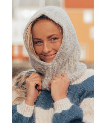 Bella balaclava grå hettelue til dame - Strikkia 2021-04B