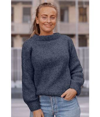 Jeansblå Cozy everyday sweater - Strikkia 2022-002-327
