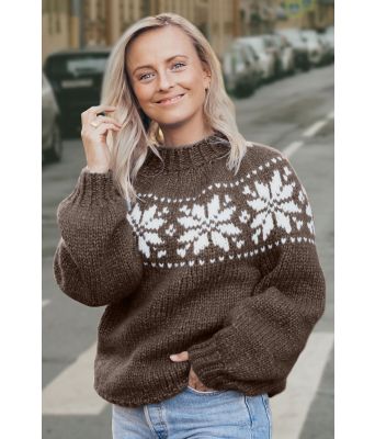 Brun chunky stjernegenser - Strikkia 2022-011-308