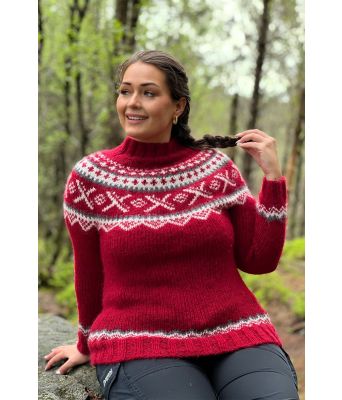 Rød Byklegenser med setesdalsmønster - Strikkia 2022-014D