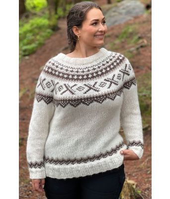 Naturhvit Byklegenser med setesdal mønster - Strikkia 2022-014E