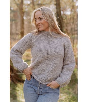 Easy peasy tykk raglangenser med dobbel tråd - Strikkia 2022-17