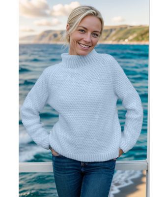 Lyseblå Cozy pearls genser - Strikkia 2023-023-320