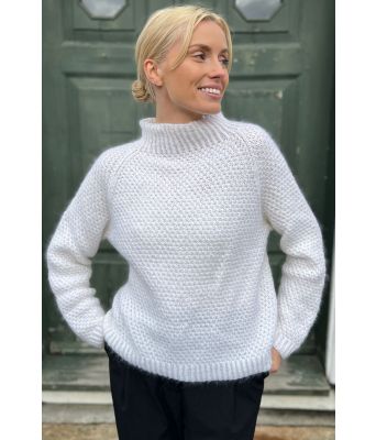 Cozy pearls sweater - Strikkia 2023-023