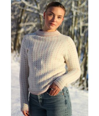 Keflavik islender til dame ovenfra og ned - Strikkia 2024-011