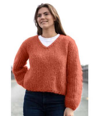 Vero genseren i brent oransje - Strikkia 2024-018-555