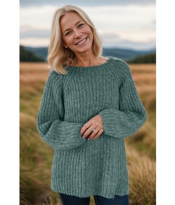 Easygoing sweater i petrolgrønn - Strikkia 2024-036-338