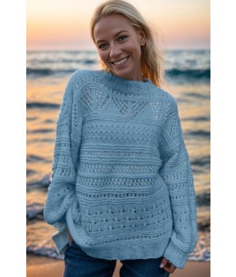 Whispering breeze genser i lys jeansblå - Strikkia 2024-044-326