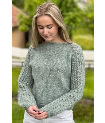 Perlepuffgenseren i lys mosegrønn - Strikkose 001-334