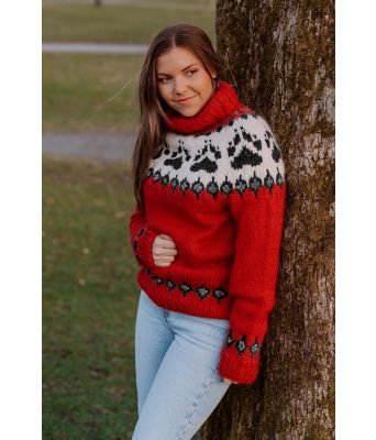 Rød villmarksgenser med sorte poter - VGHG0014 Linka Neumann design