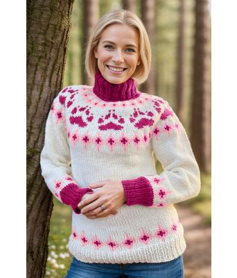 Naturhvit villmarksgenser med rosa mønster - Linka Neumann design VGHG0055