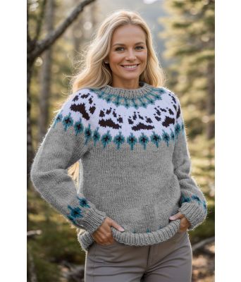 Grå villmarksgenser med turkis og svart mønster - Linka Neumann design VGVG0018